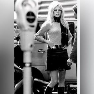 Open to offers! I’m a model with a lot of cool shit! Pls offer